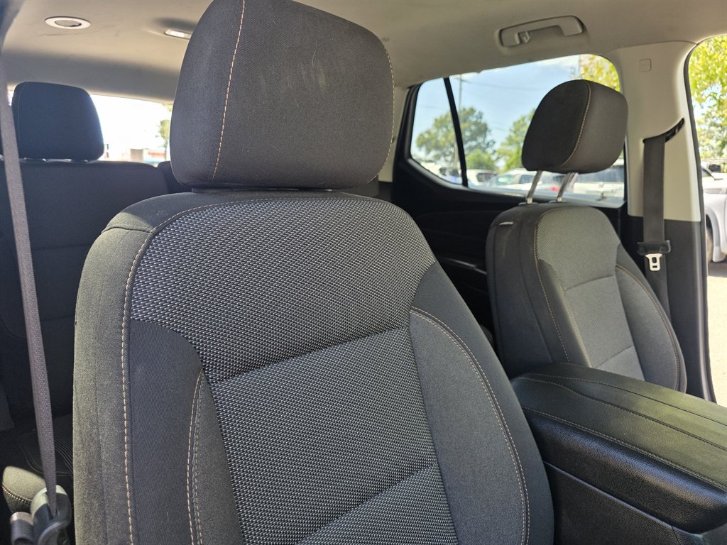 Chevrolet Traverse photo 16