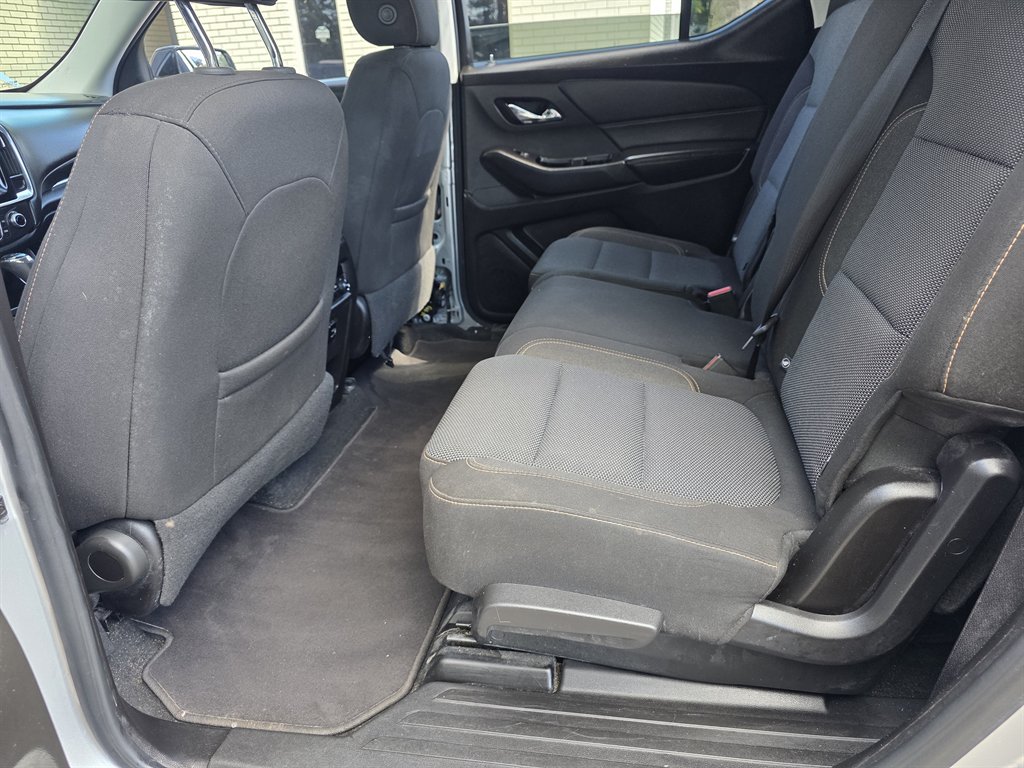 Chevrolet Traverse photo 8