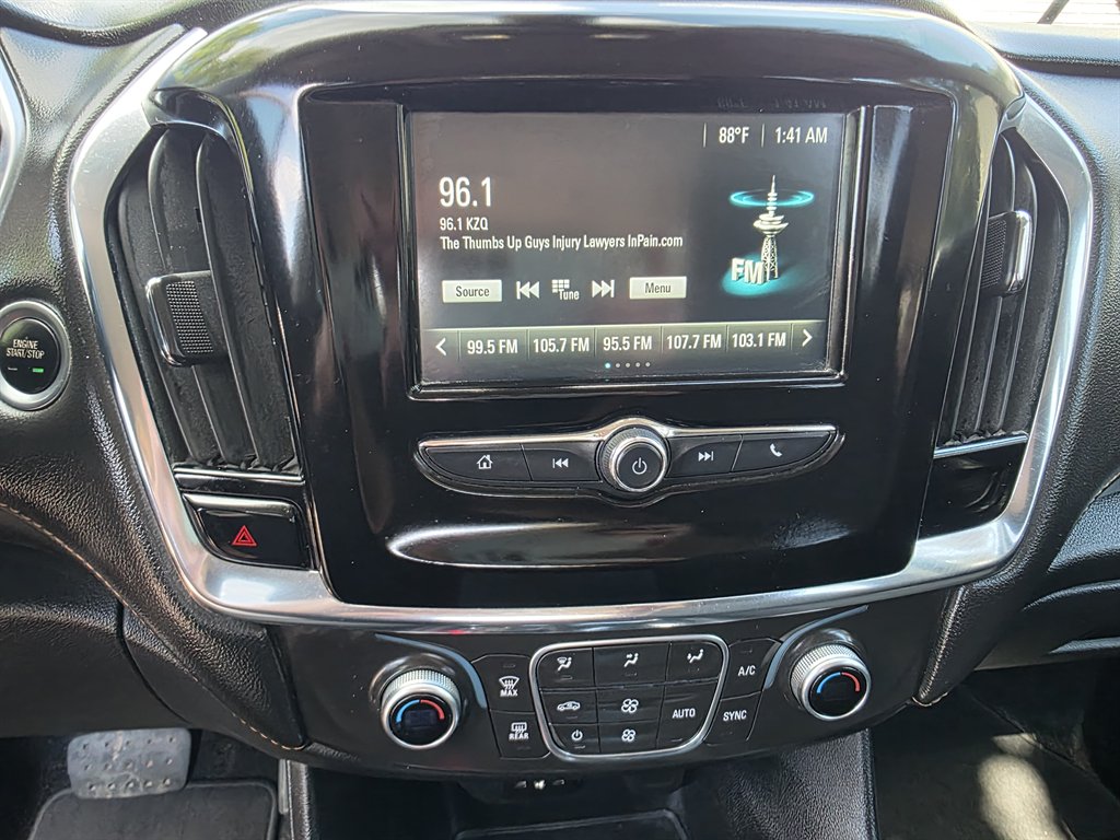 Chevrolet Traverse photo 9