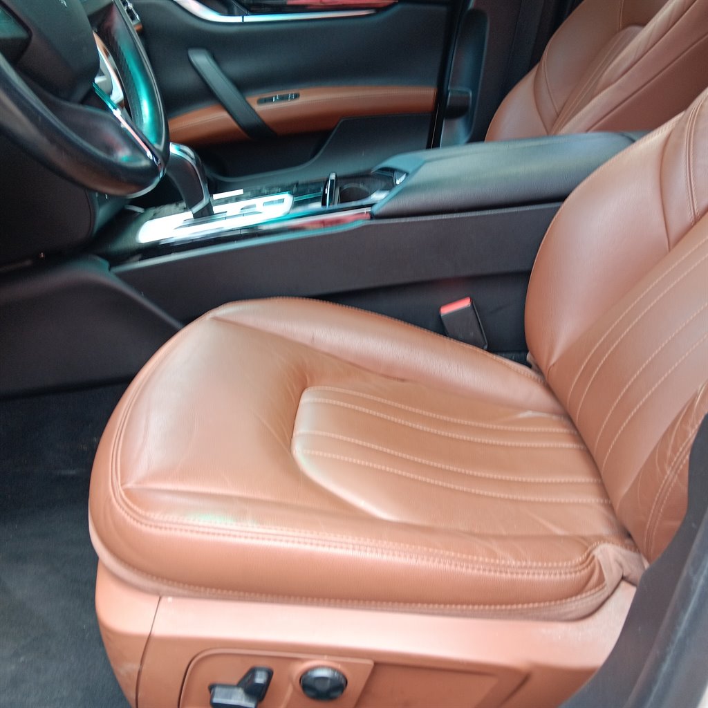 Maserati Ghibli photo 14