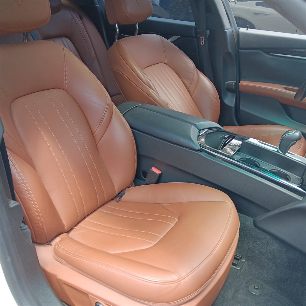 Maserati Ghibli photo 23