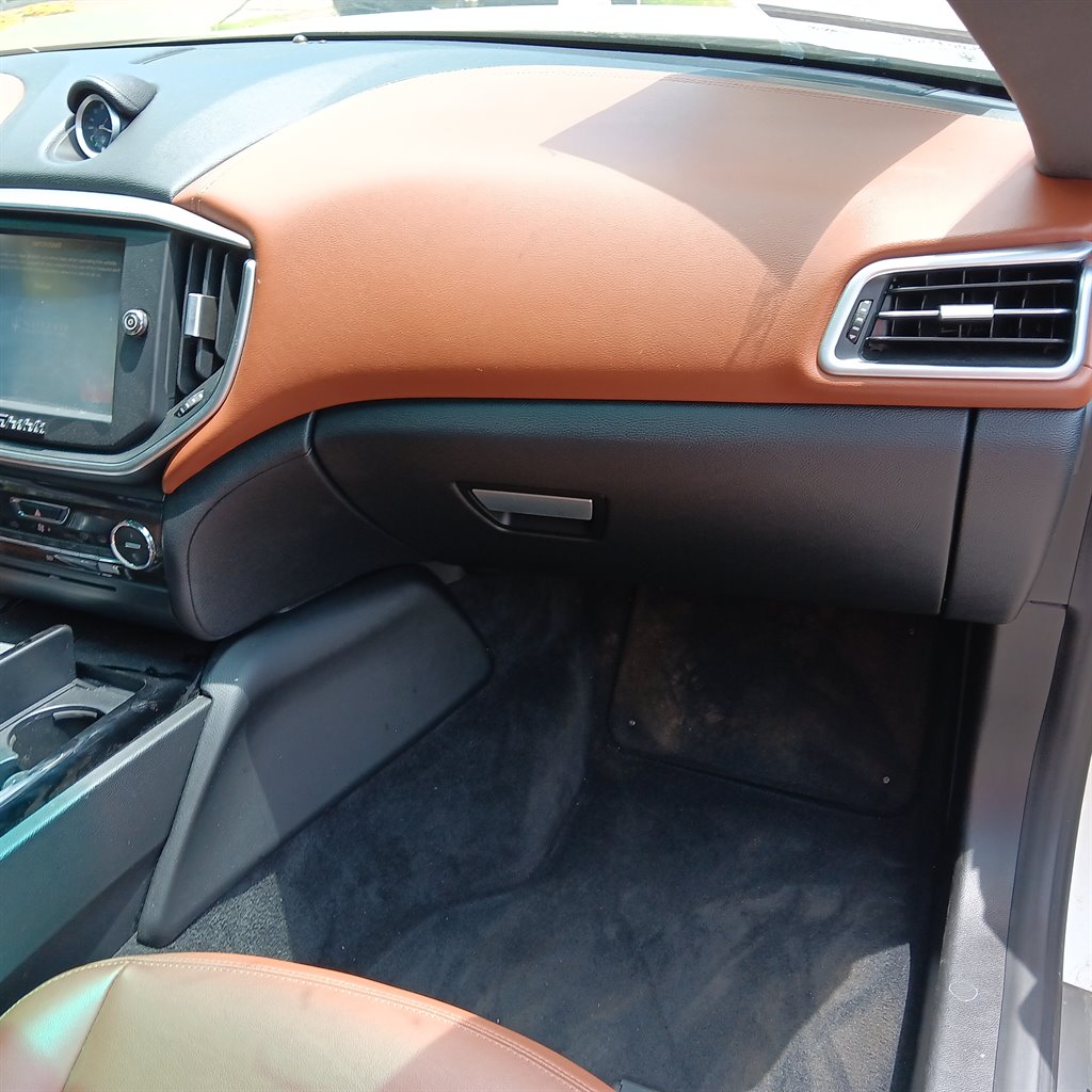 Maserati Ghibli photo 24