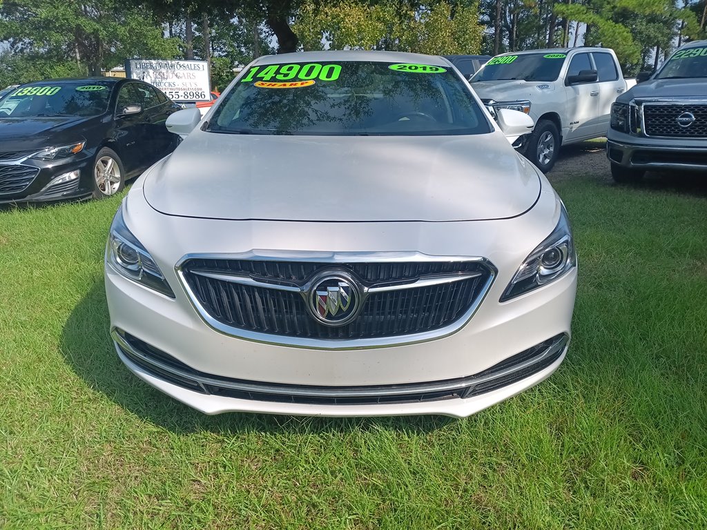 2019 Buick LaCrosse Preferred's photo