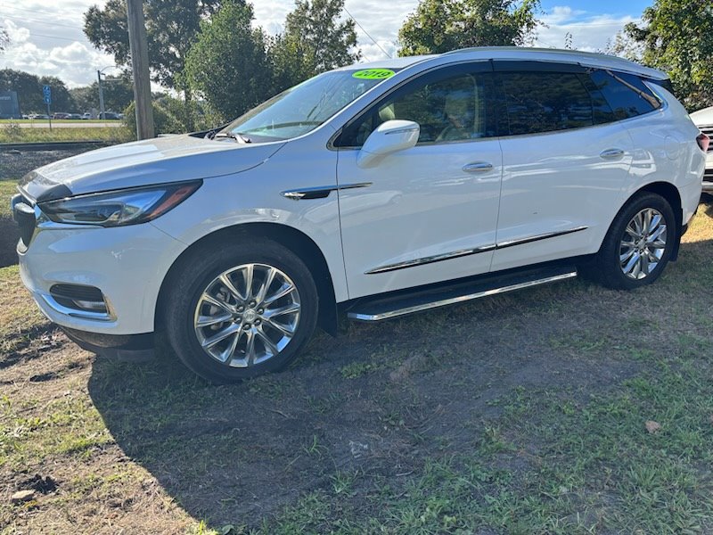 2019 Buick Enclave Essence's photo