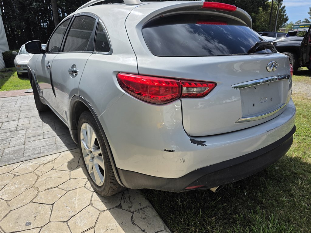 Infiniti QX70 photo 6