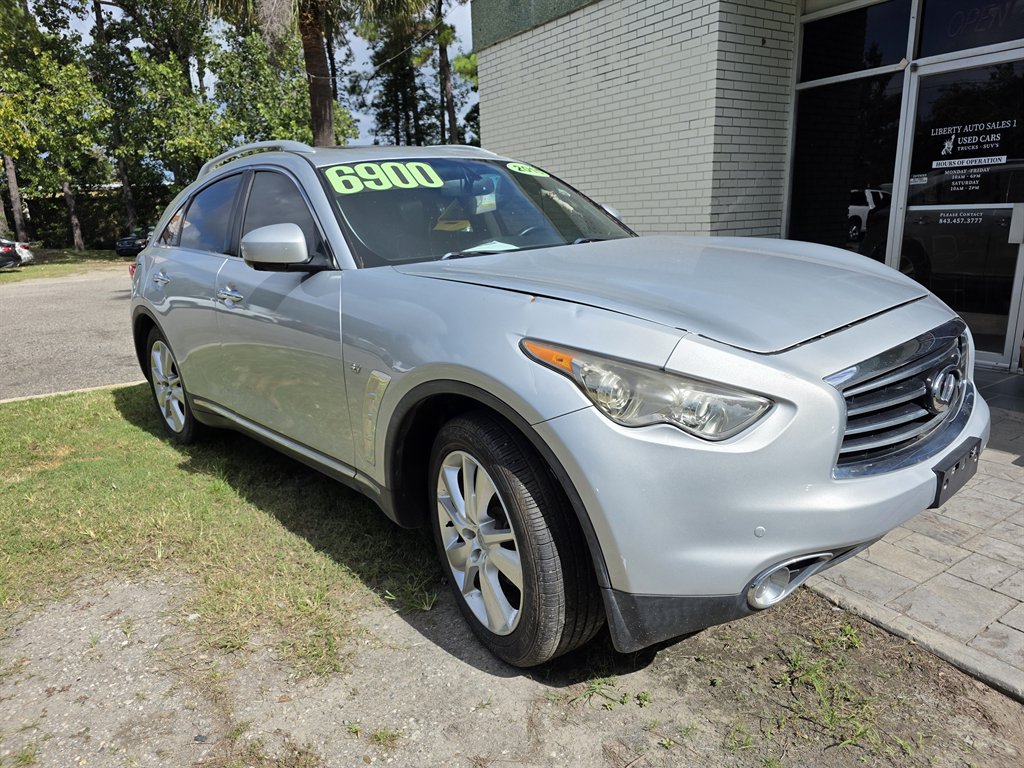 Infiniti QX70