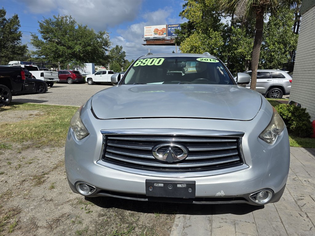 Infiniti QX70 photo 2