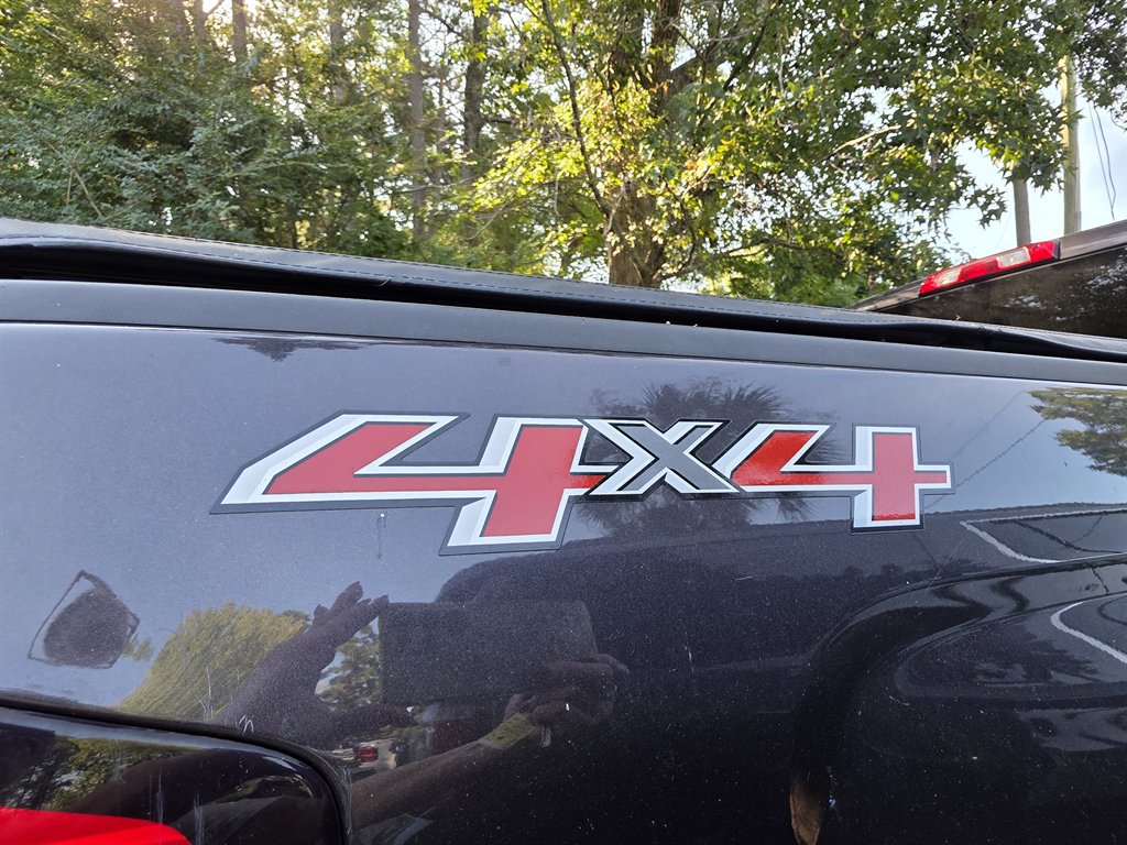 Chevrolet Silverado photo 20