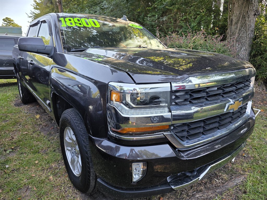 Chevrolet Silverado photo 3