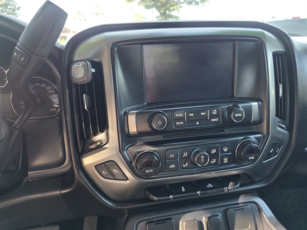 Chevrolet Silverado photo 11
