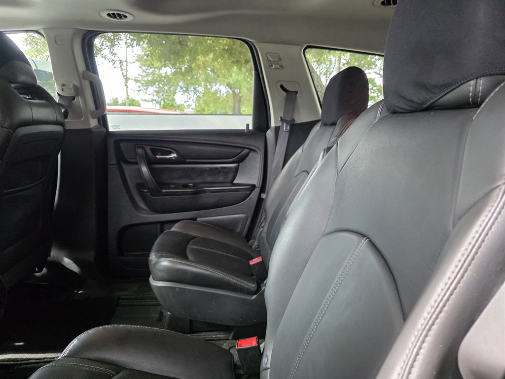 Chevrolet Traverse photo 9